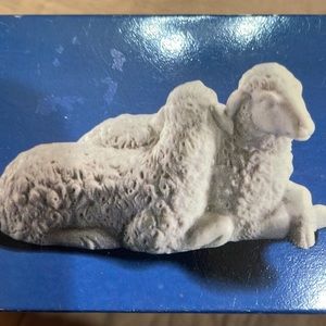 Avon Nativity Collectibles The Sheep Porcelain Figurine. Excellent Condition.
